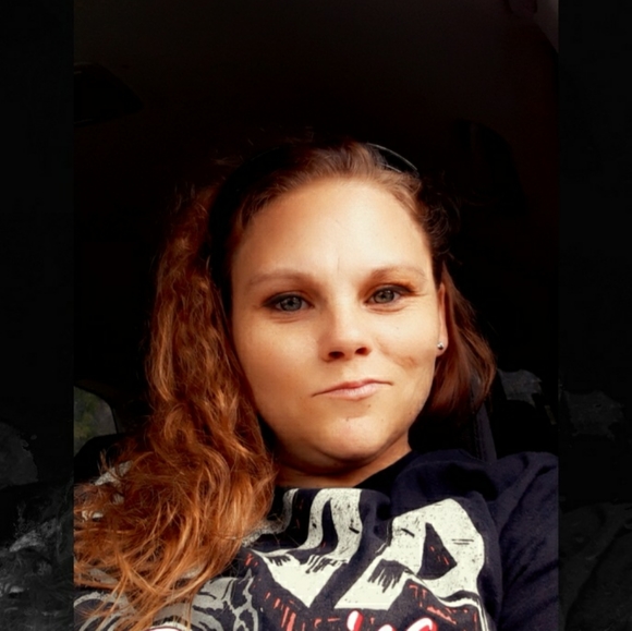 Meet your Posher, Stephanie - Picture 2 of 2